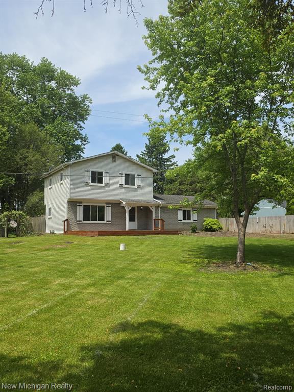 895 North Garner Road Milford, MI 48380 - Photo 2 of 11