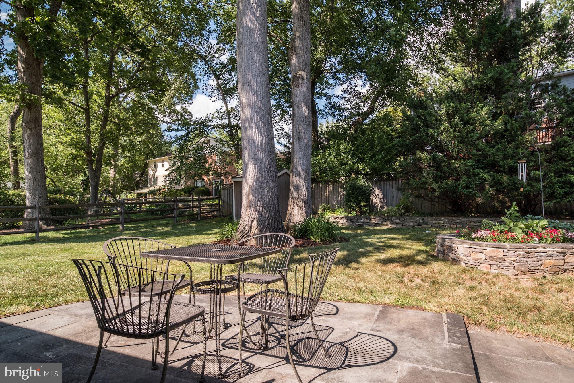 11821 Prestwick Road Potomac, MD 20854 - Photo 27 of 33 Lovely Stone Patio