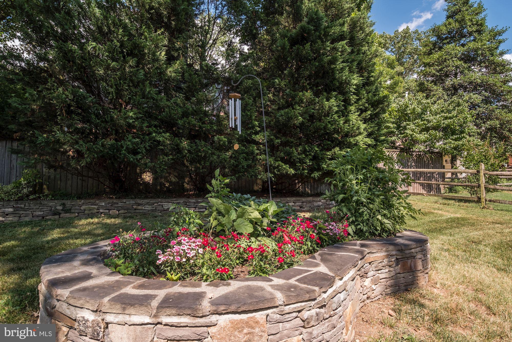11821 Prestwick Road Potomac, MD 20854 - Photo 29 of 33 Retaining Wall Garden