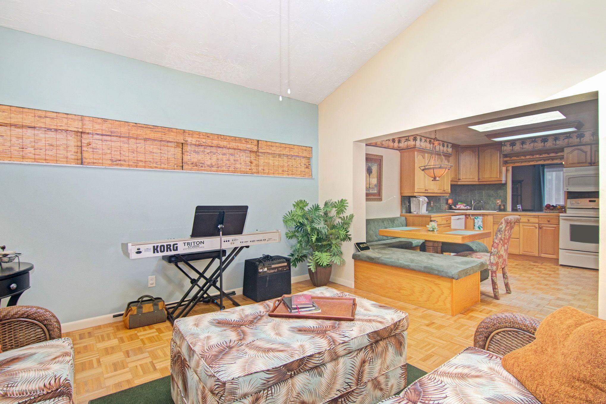 440 Myrtlewood Road Melbourne, FL 32940 - Photo 4 of 22 Family Room