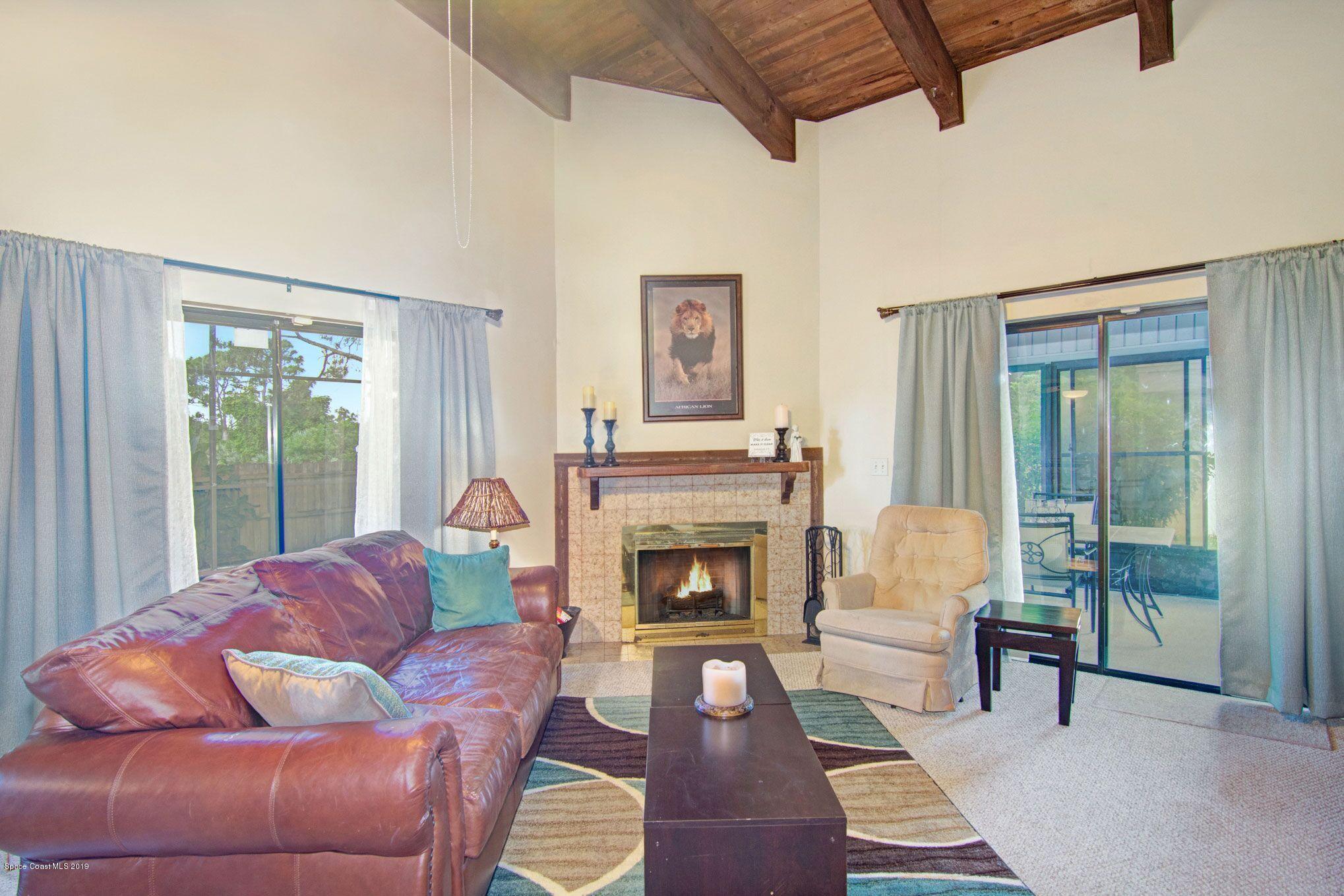 440 Myrtlewood Road Melbourne, FL 32940 - Photo 9 of 22 Living Room