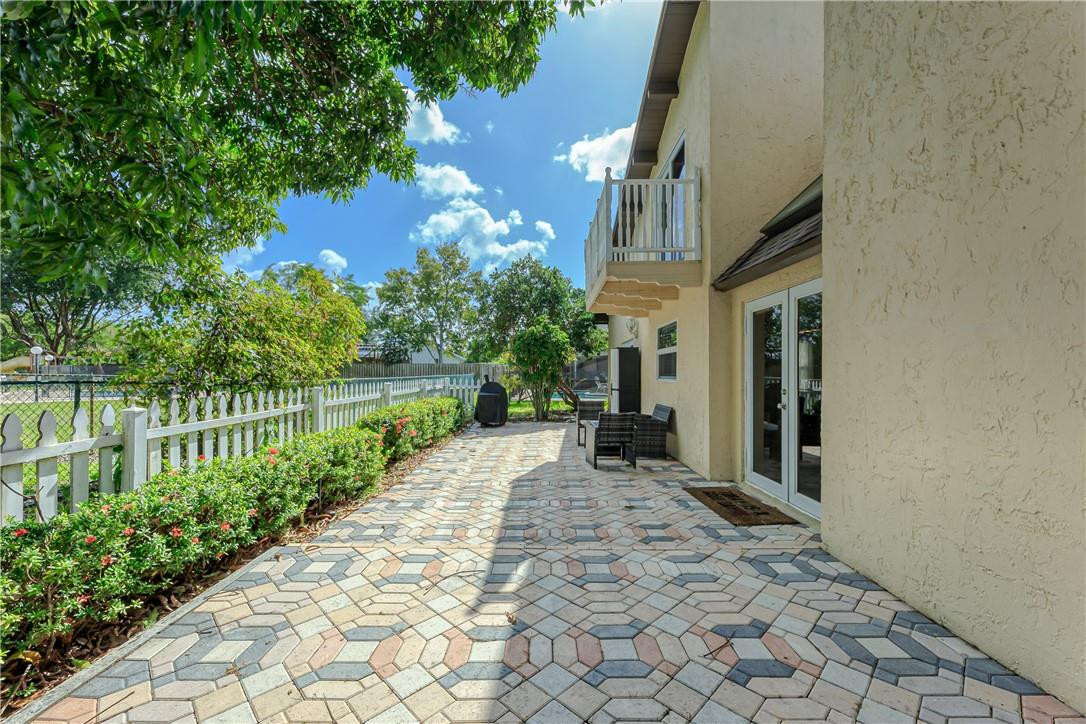 21508 Woodchuck Way Boca Raton, FL 33428 - Photo 8 of 47 Photo 8