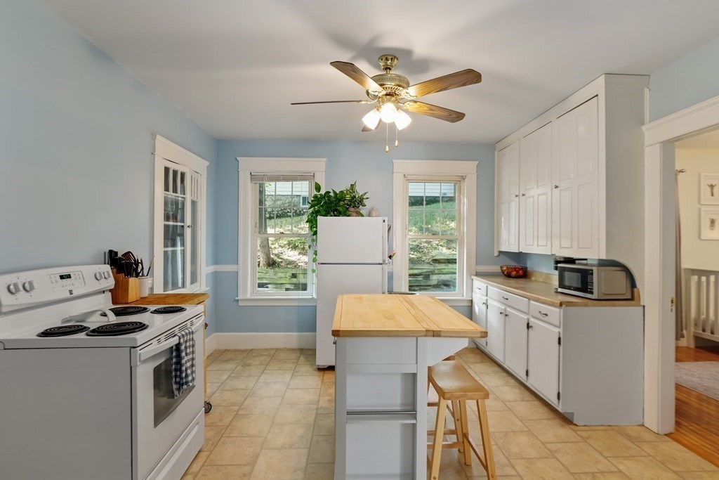 82 Brantwood Road Worcester, MA 01602 - Photo 12 of 28