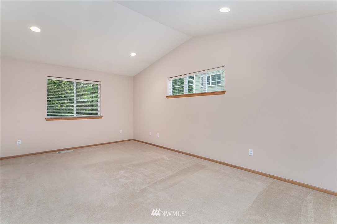 12009 Southeast 186th Street Renton, WA 98058 - Photo 14 of 25 Gallery Image 14