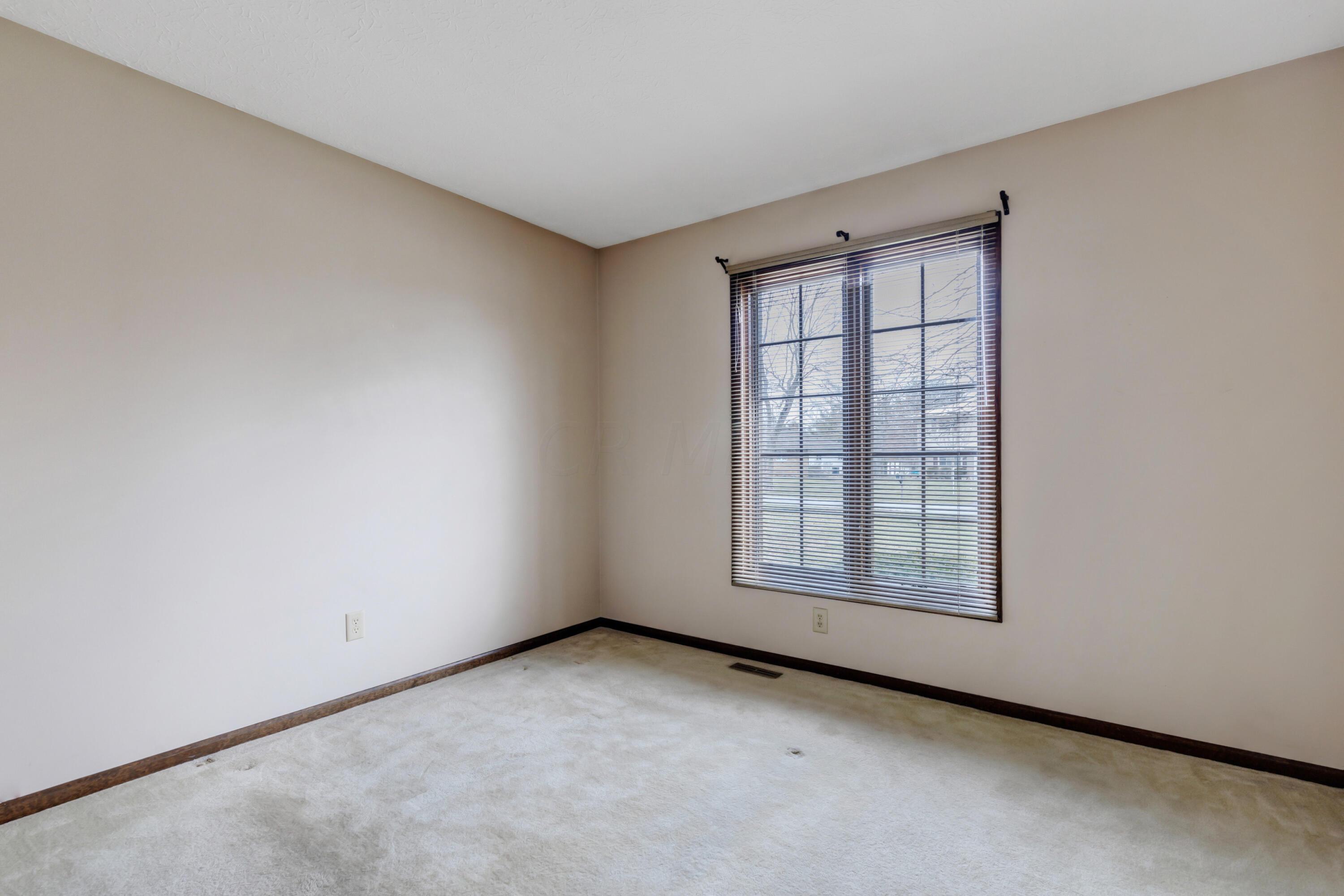 2571 Youngs Grove Road Columbus, OH 43231 - Photo 26 of 40 Bedroom Three-Nice neutral decor