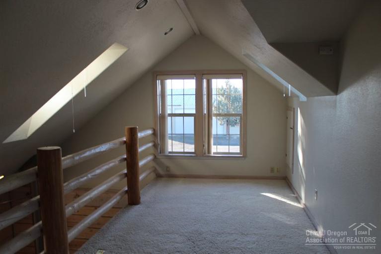 65125 Hunnell Road Bend, OR 97703 - Photo 4 of 17 Additional Photo