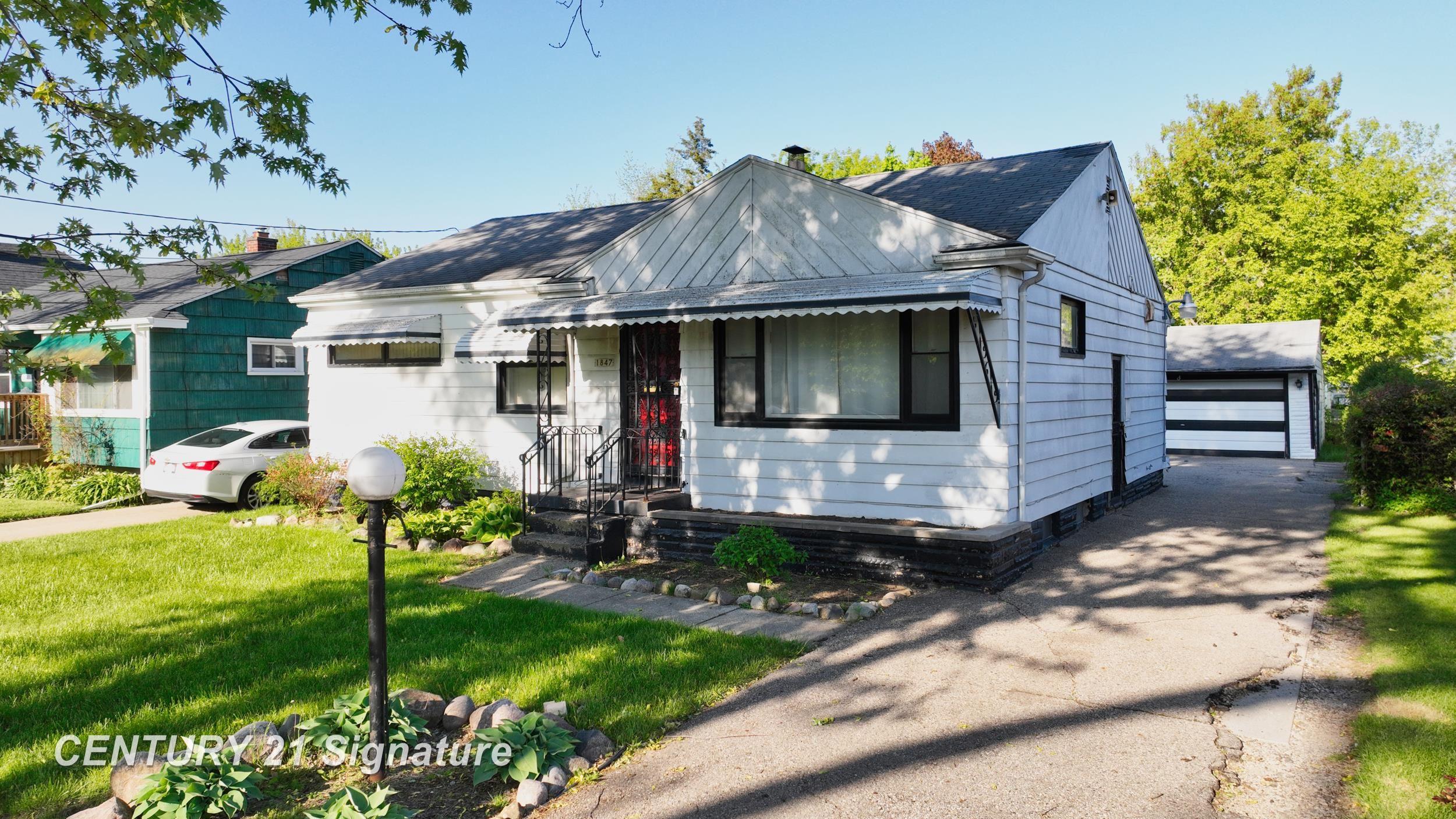 1847 Barks Street Flint, MI 48503 - Photo 2 of 51