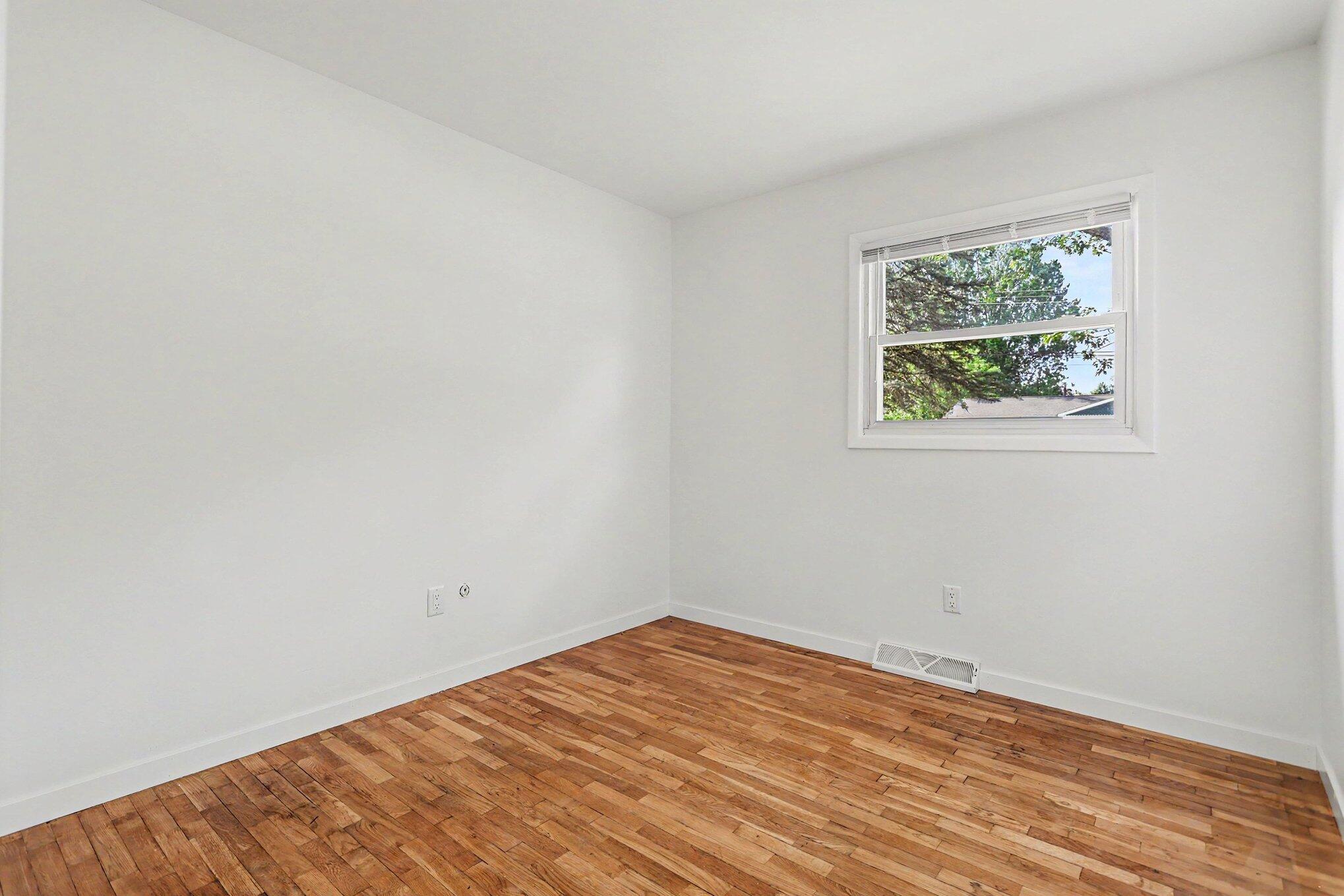 168 Homecrest Road Battle Creek, MI 49037 - Photo 13 of 24 016_file_4455