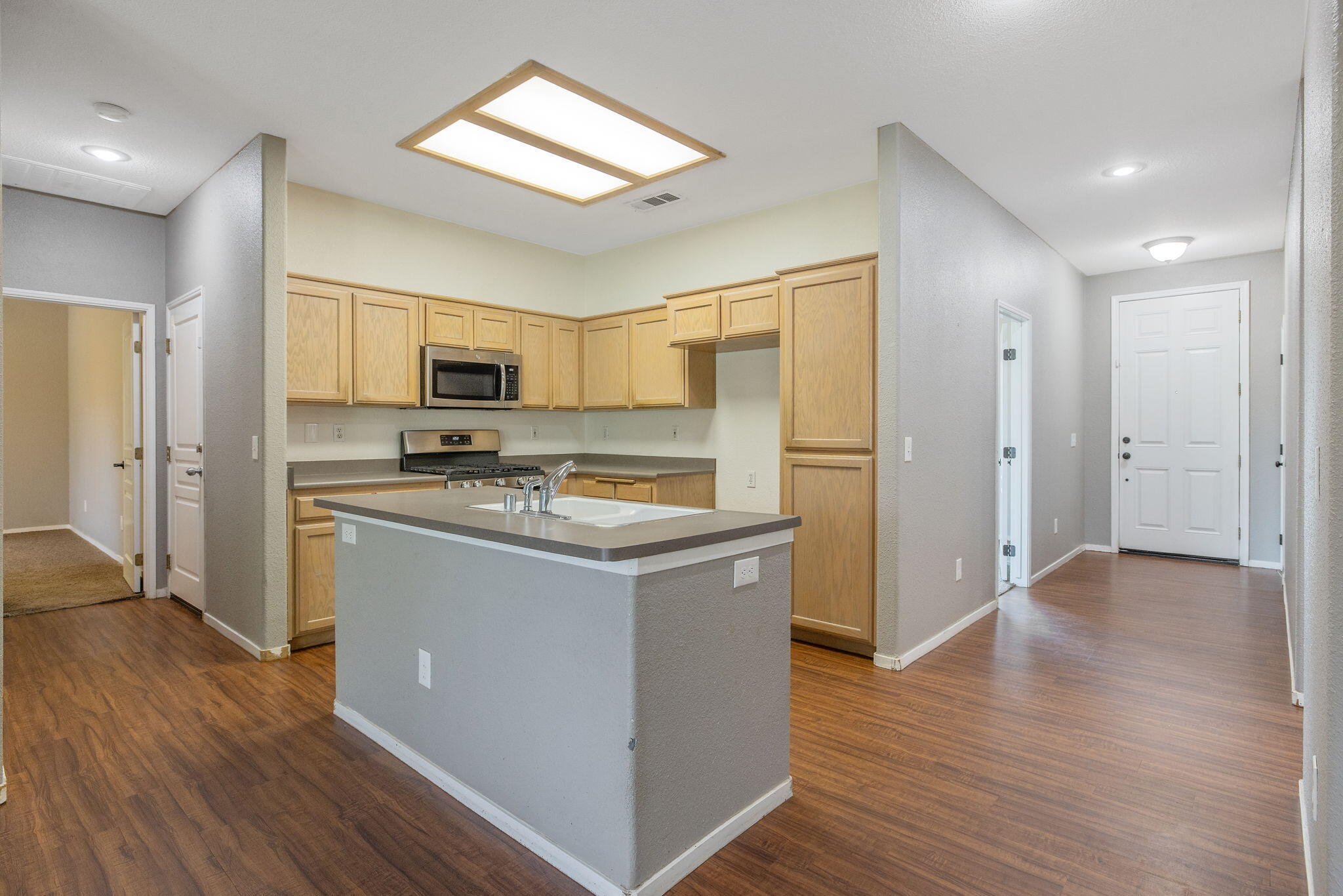 1932 Riesling Street Tulare, CA 93274 - Photo 8 of 34 15-web-or-mls-713A8959