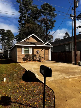 $1,250 | 16720 East Forrestal Street, Montgomery, TX 77316