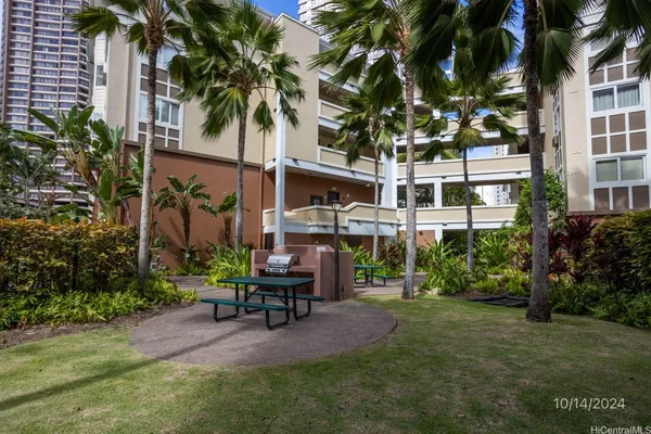 $2,950 | 1820 Kaioʻo Drive, Unit A203, Honolulu, HI 96815