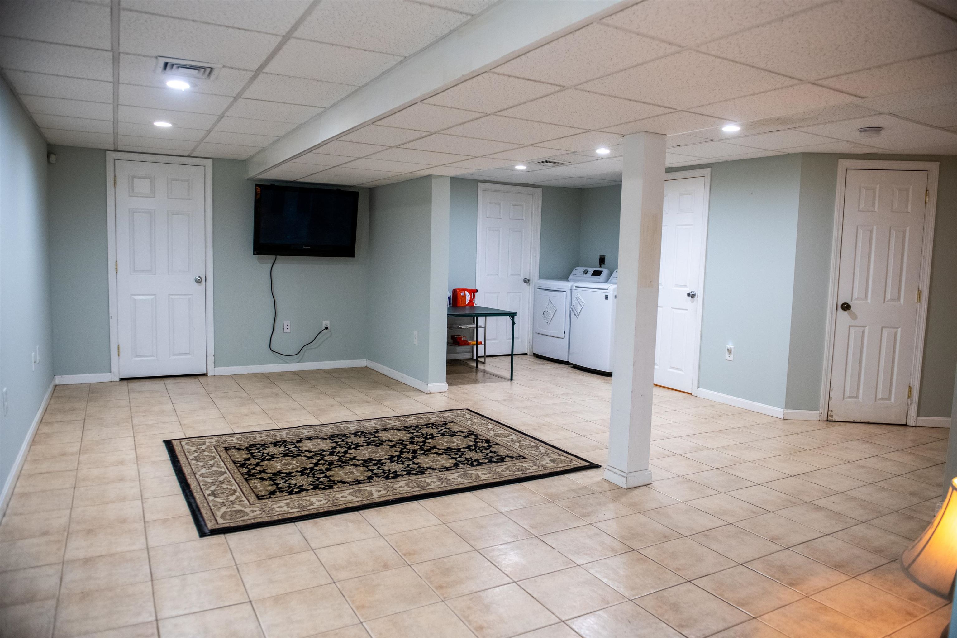 71 Old Rockingham Road Salem, NH 03079 - Photo 15 of 19 Gallery Image 15