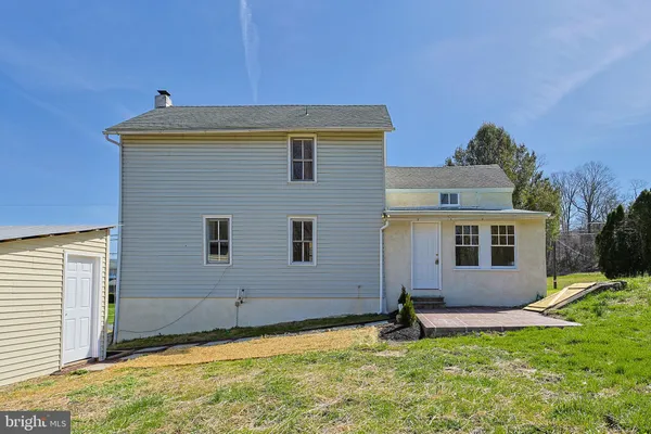 $305,000 | 5456 Vera Cruz Road, Emmaus, PA 18049