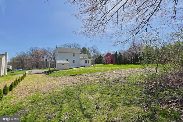 $305,000 | 5456 Vera Cruz Road, Emmaus, PA 18049