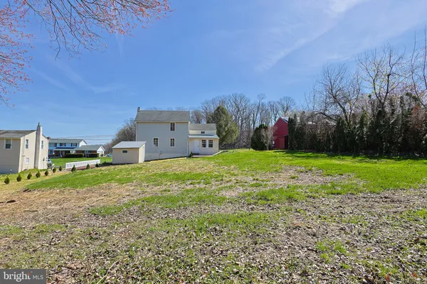 $305,000 | 5456 Vera Cruz Road, Emmaus, PA 18049