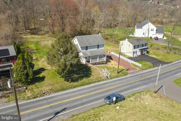 $305,000 | 5456 Vera Cruz Road, Emmaus, PA 18049