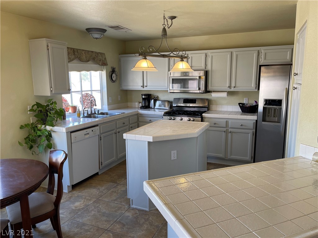 415 Opal Drive Henderson, NV 89015 - Photo 7 of 26