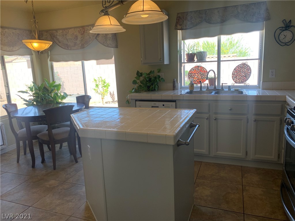 415 Opal Drive Henderson, NV 89015 - Photo 9 of 26
