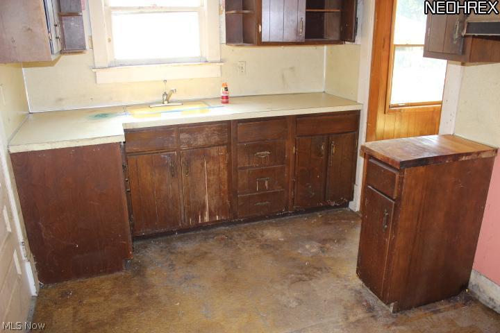 4251 Crum Road Youngstown, OH 44515 - Photo 3 of 12 Gallery Image 3