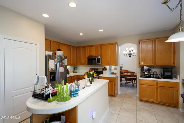 $604,999 | 42328 71st Street West, Lancaster, CA 93536