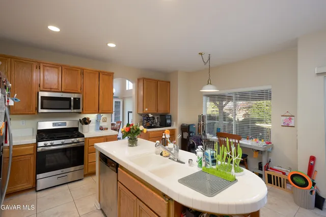 $604,999 | 42328 71st Street West, Lancaster, CA 93536