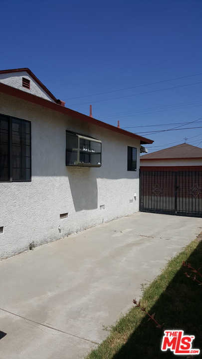 1501 West Piru Street Compton, CA 90222 - Photo 7 of 35