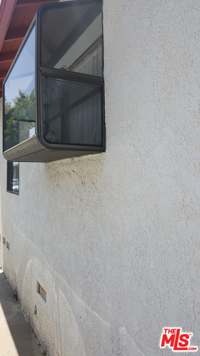 1501 West Piru Street Compton, CA 90222 - Photo 9 of 35