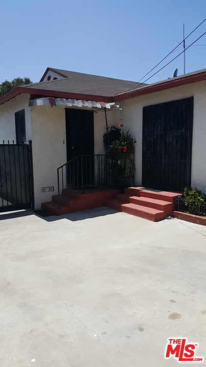 1501 West Piru Street Compton, CA 90222 - Photo 10 of 35