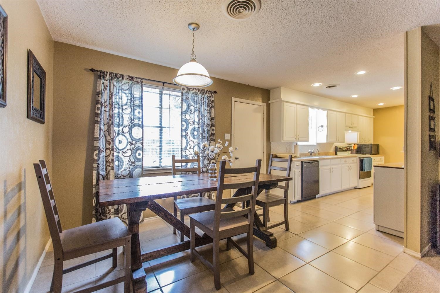 5613 16th Place Lubbock, TX 79416 - Photo 7 of 10 Photo 7