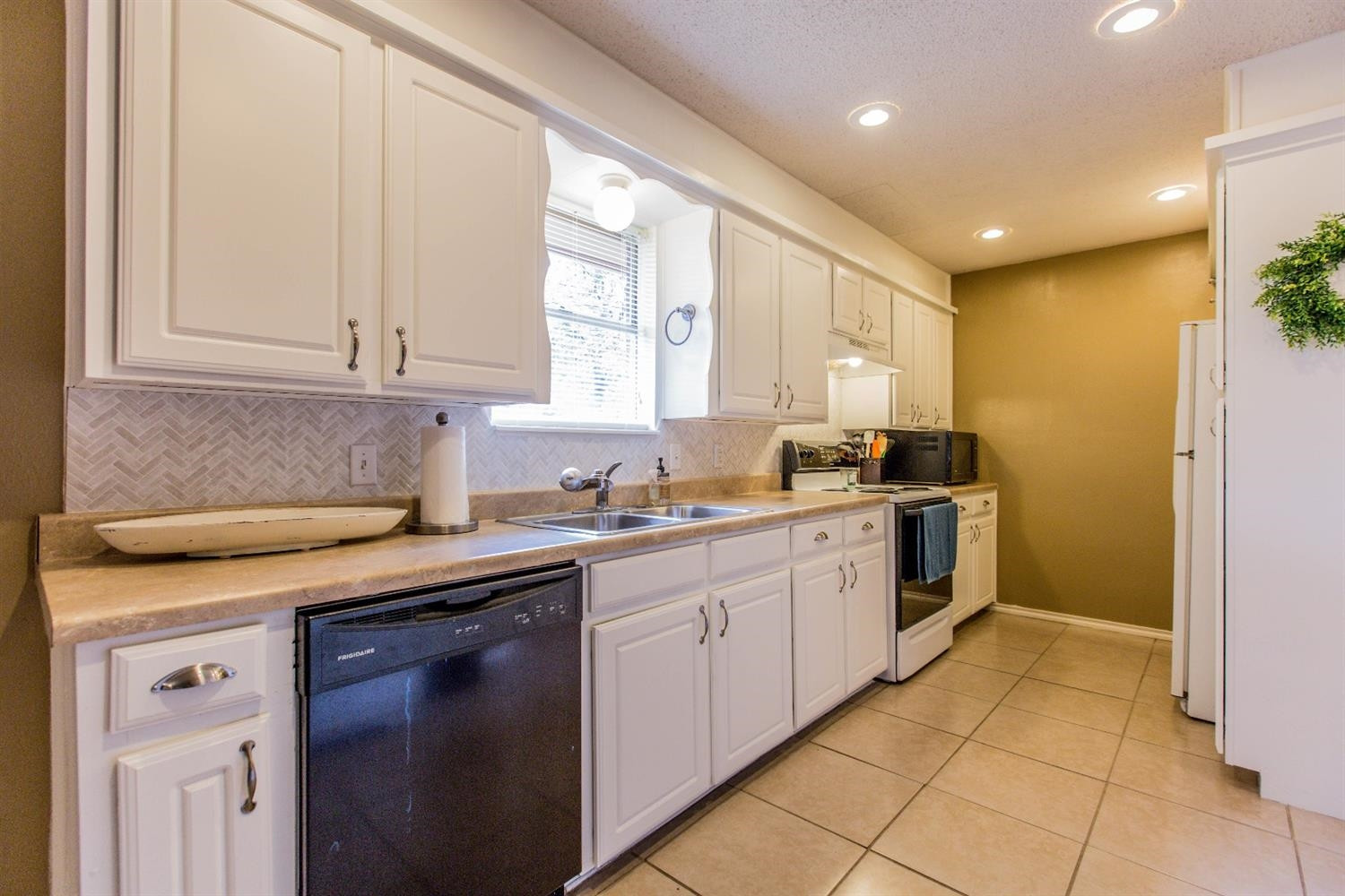 5613 16th Place Lubbock, TX 79416 - Photo 8 of 10 Photo 8