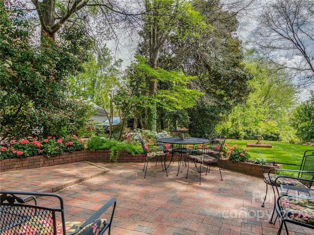 2125 Sharon Road Charlotte, NC 28207 - Photo 33 of 40 Gallery Image 33