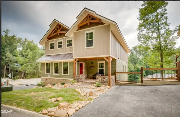 $975,000 | 1115 Anastasia Way, Gatlinburg, TN 37738