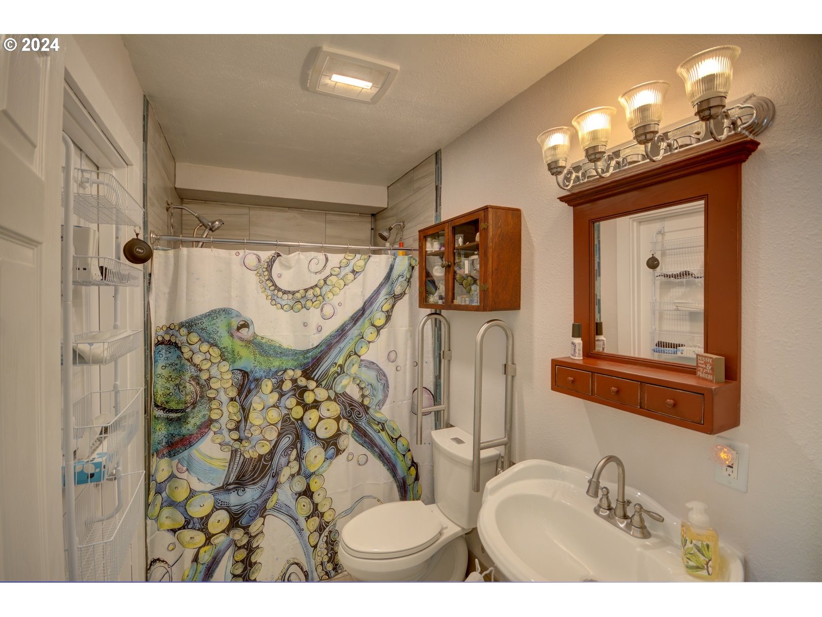 717 12th Avenue Seaside, OR 97138 - Photo 13 of 16