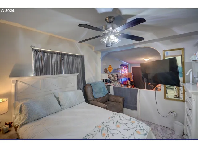 $430,000 | 717 12th Avenue, Seaside, OR 97138