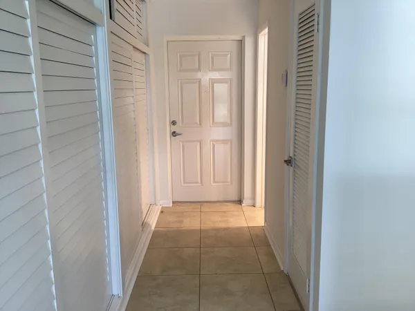 $1,625 | 222 North Federal Highway, Unit 220, Deerfield Beach, FL 33441