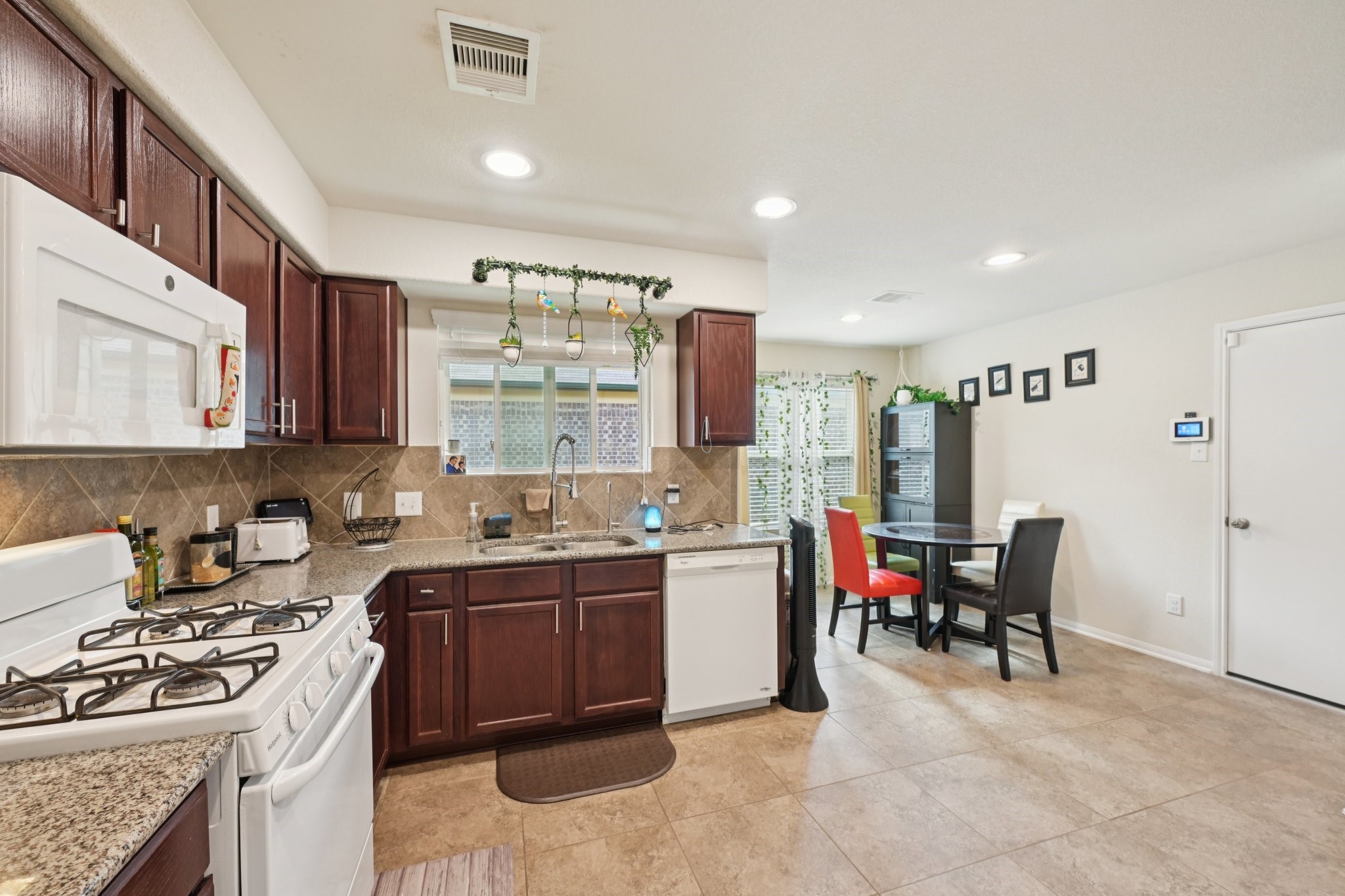 2222 Mountain Quail Way Conroe, TX 77385 - Photo 14 of 35