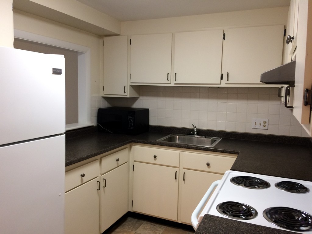 55 Jacqueline Road, Unit 1 Waltham, MA 02452 - Photo 4 of 7 Gallery Image 4
