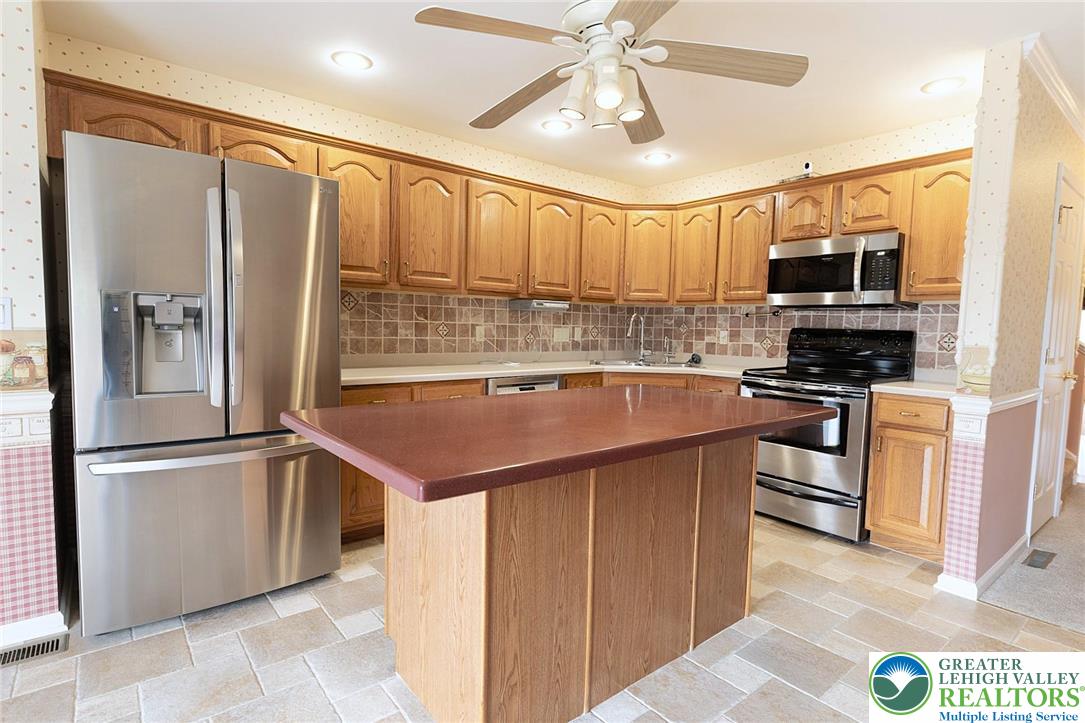 4024 Evergreen Road Allentown, PA 18104 - Photo 6 of 30