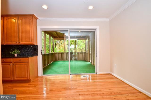 1429 Wolftrap Run Road Vienna, VA 22182 - Photo 14 of 30 breakfast RM w/ sliding dr to covered porch