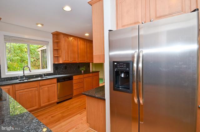Interior (kitchen SS appliances)