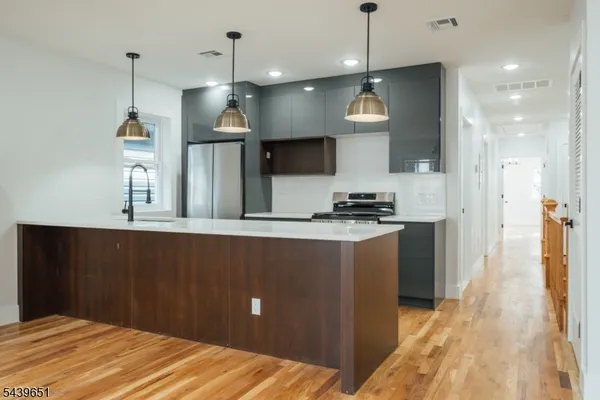 $3,150 | 88 Hollywood Avenue, East Orange, NJ 07018
