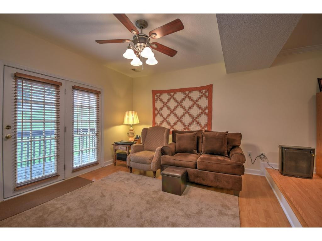2101 Cherokee Road, Unit 3 Johnson City, TN 37604 - Photo 14 of 27 Living Room