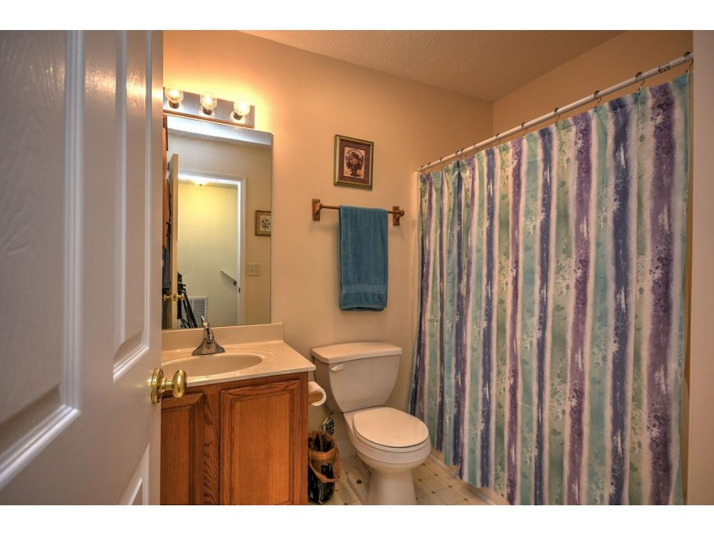 2101 Cherokee Road, Unit 3 Johnson City, TN 37604 - Photo 23 of 27 Bathroom 2