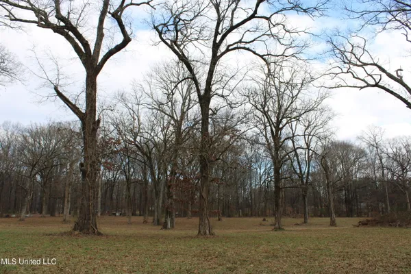 $665,000 | 2001 West Oak Grove Road, Hernando, MS 38632