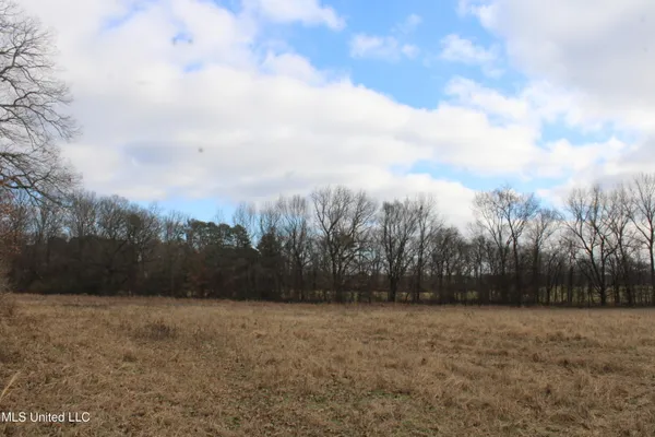 $665,000 | 2001 West Oak Grove Road, Hernando, MS 38632