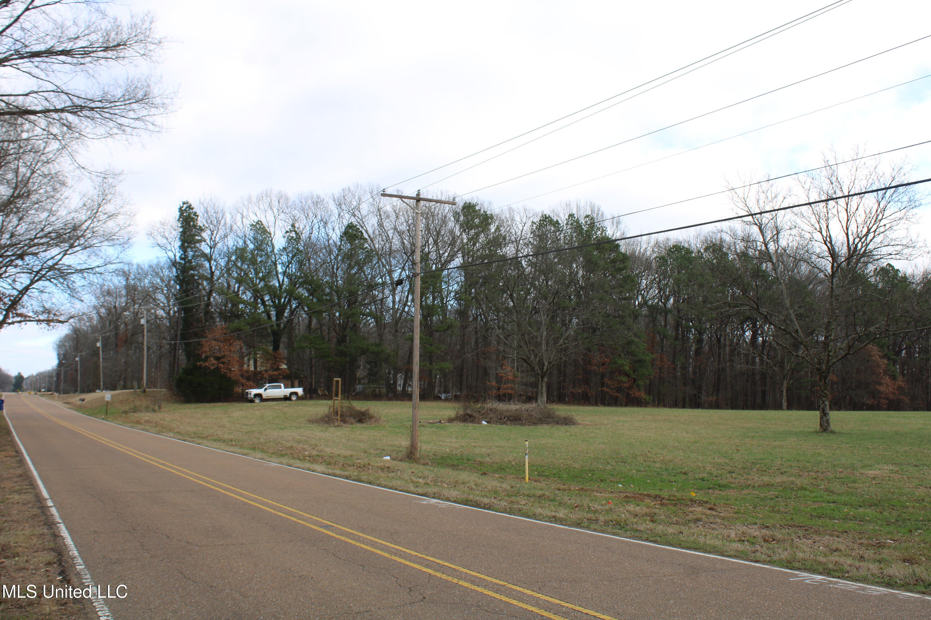 2001 West Oak Grove Road Hernando, MS 38632 - Photo 7 of 44 IMG_5396