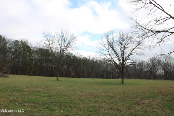 $665,000 | 2001 West Oak Grove Road, Hernando, MS 38632