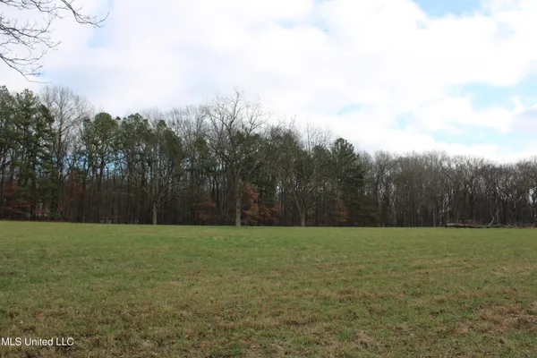 $665,000 | 2001 West Oak Grove Road, Hernando, MS 38632