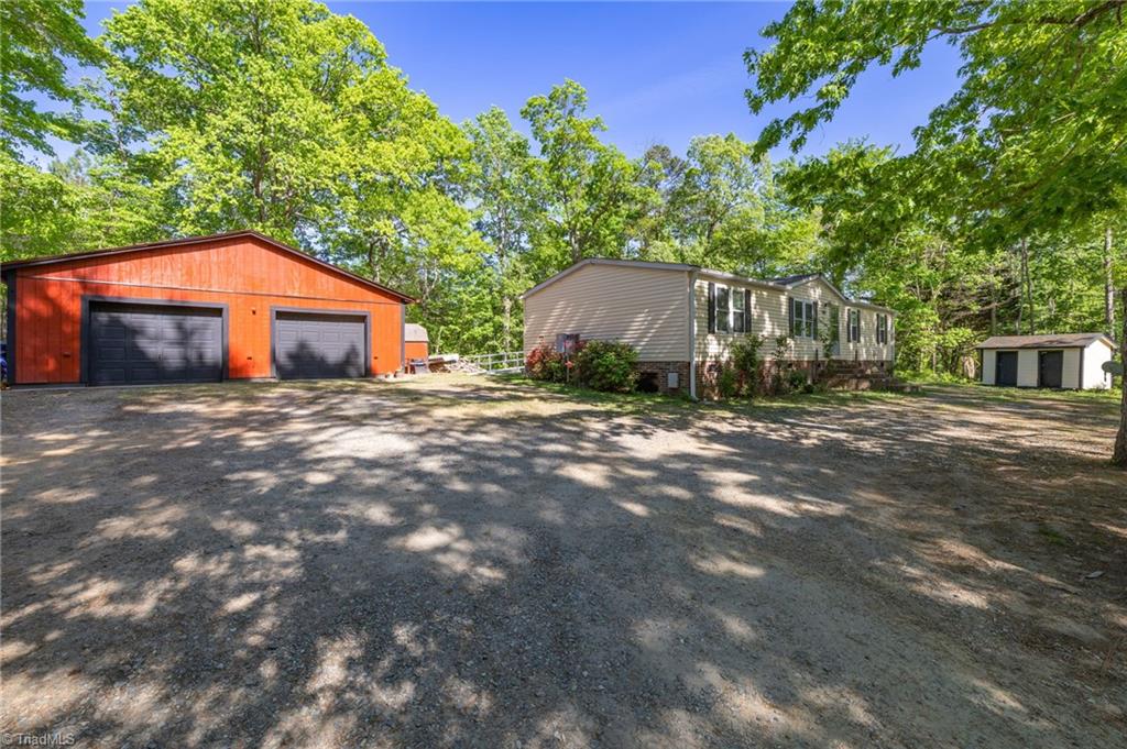 2811 Wagon Wheel Road Reidsville, NC 27320 - Photo 3 of 39