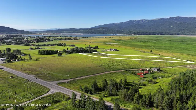 $2,125,000 | Lot 172 Palisades Creek, Alpine, WY 83128